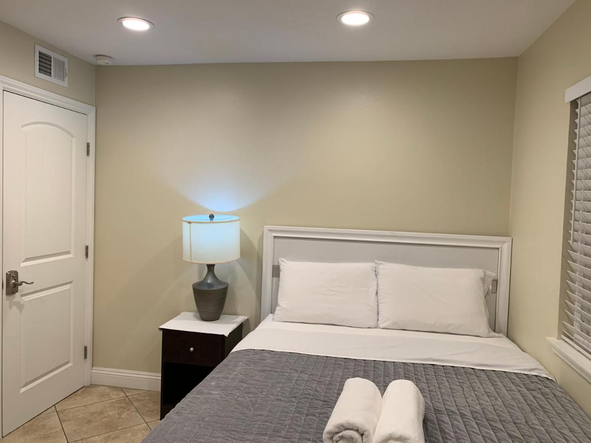 Lovely Room In Private House Near Disneyland Anaheim Eksteriør bilde